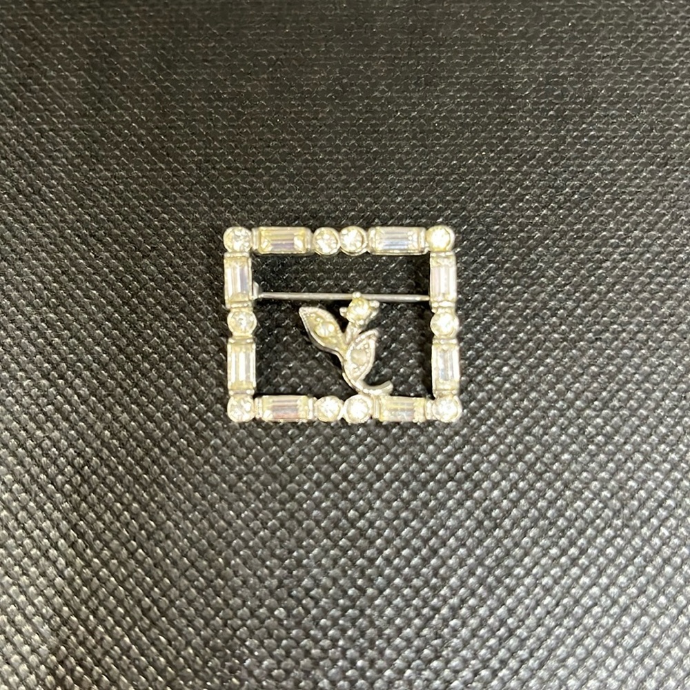 Rhinestone Flower in Frame Brooch
